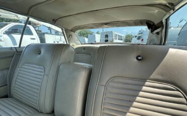 Buick-Wildcat-1966-Sedan-11