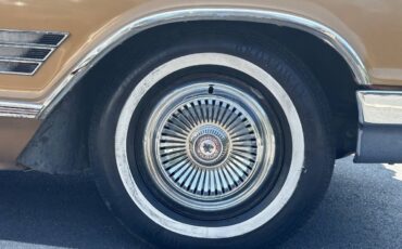 Buick-Wildcat-1966-Sedan-13
