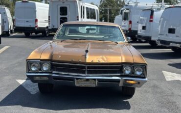 Buick-Wildcat-1966-Sedan-2