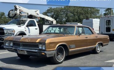 Buick-Wildcat-1966-Sedan