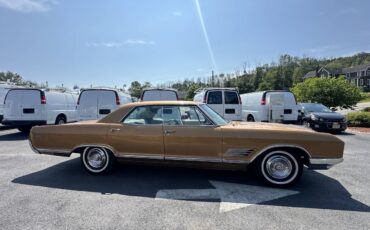 Buick-Wildcat-1966-Sedan-6