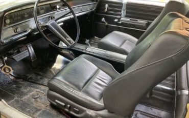 Buick-Wildcat-1967-Gold-Black-Leather-4