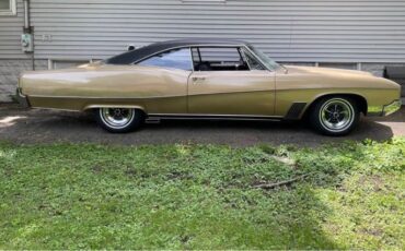 Buick-Wildcat-1967-Gold-Black-Leather-8