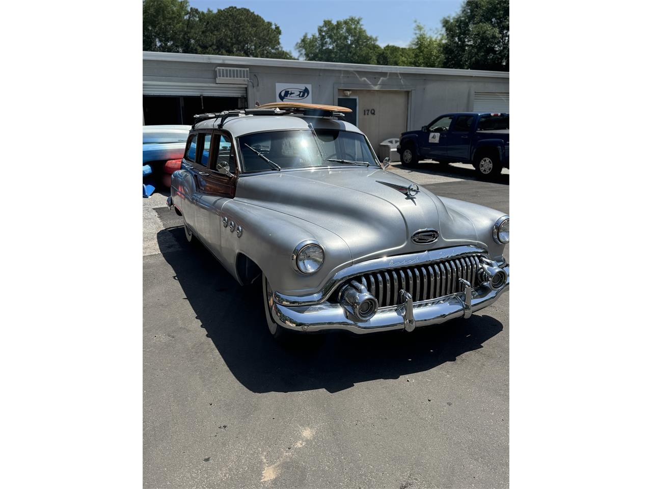 Buick-Woody-wagon-1952-silver-graywood-3