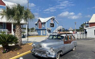 Buick-Woody-wagon-1952-silver-graywood