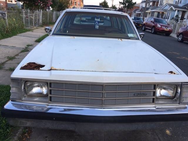 Buick-century-1978-white-5