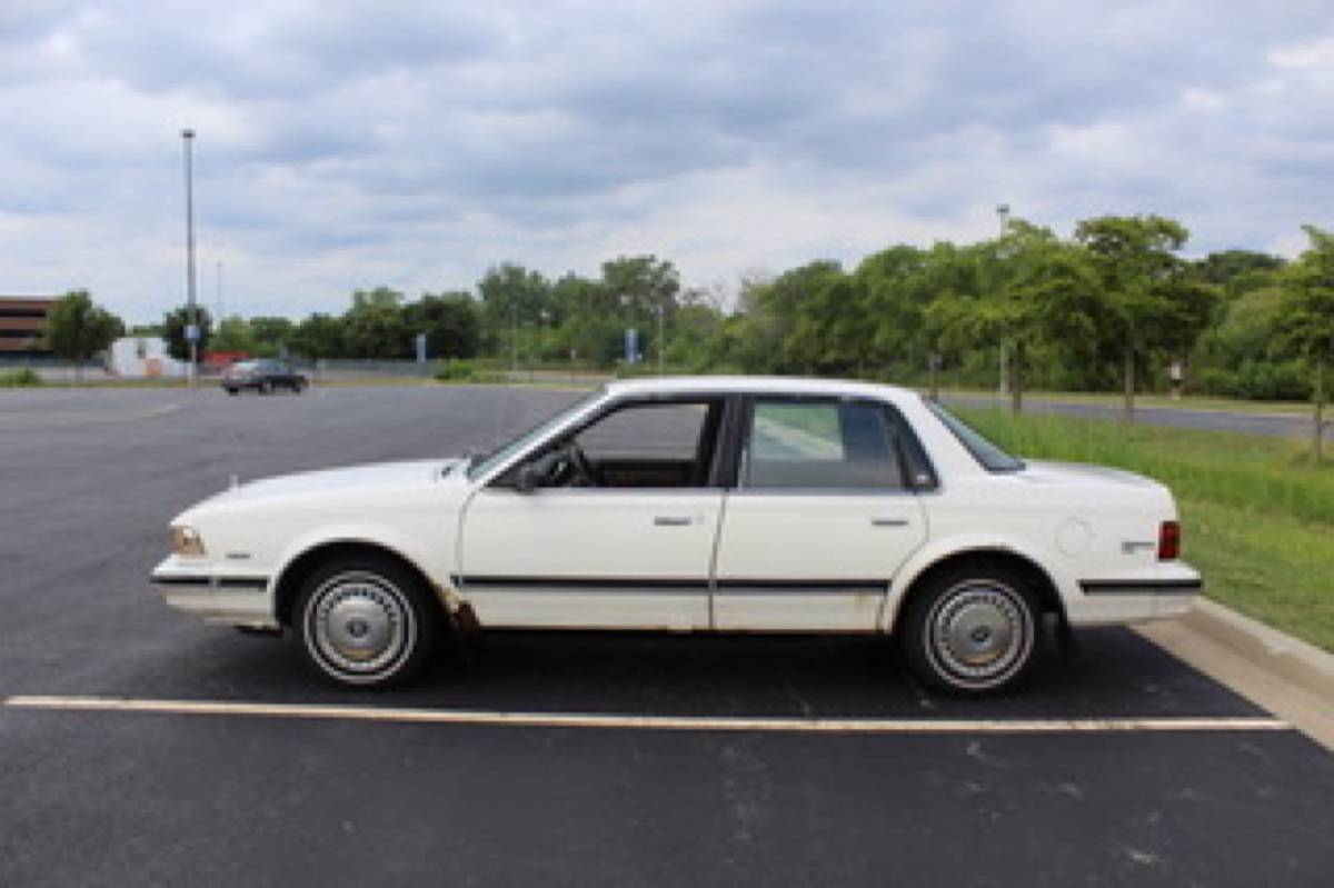 Buick-century-1989-white-1
