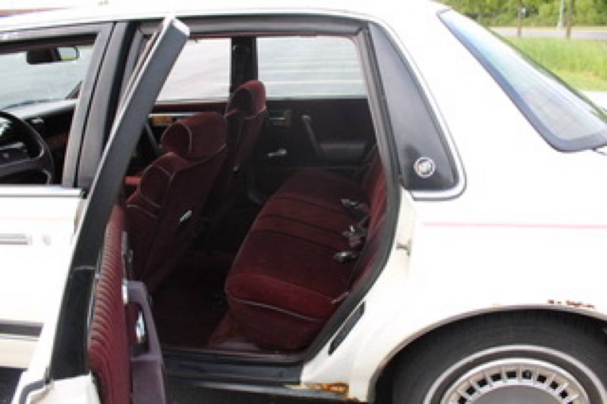Buick-century-1989-white-10