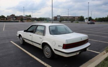 Buick-century-1989-white-2