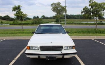 Buick-century-1989-white