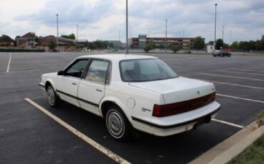 Buick-century-1989-white-4