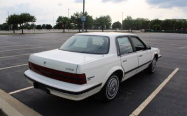 Buick-century-1989-white-5