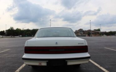 Buick-century-1989-white-6