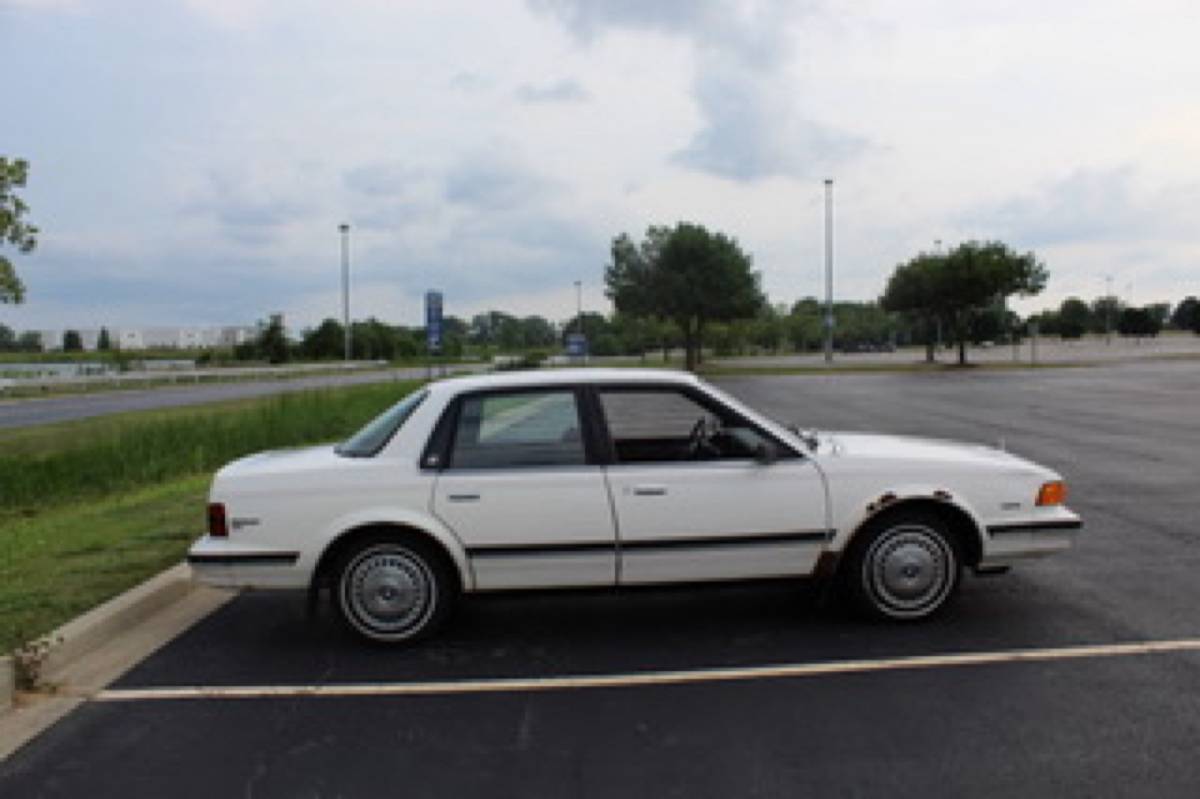 Buick-century-1989-white-7