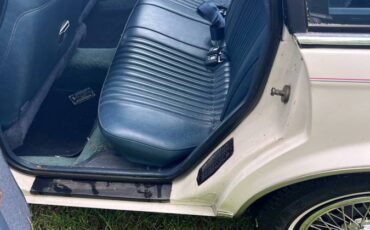 Buick-century-1992-white-1