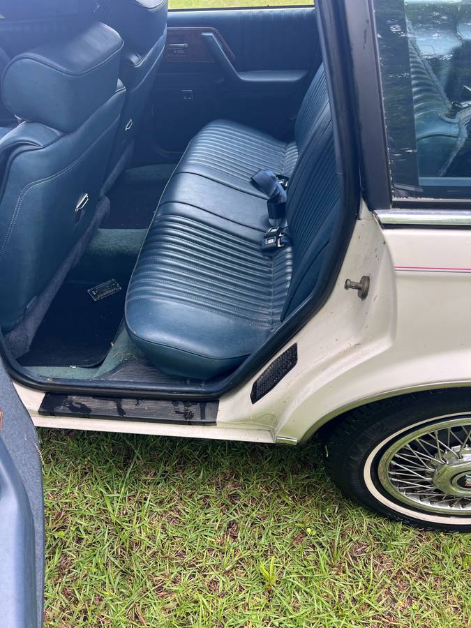 Buick-century-1992-white-1