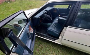 Buick-century-1992-white-13