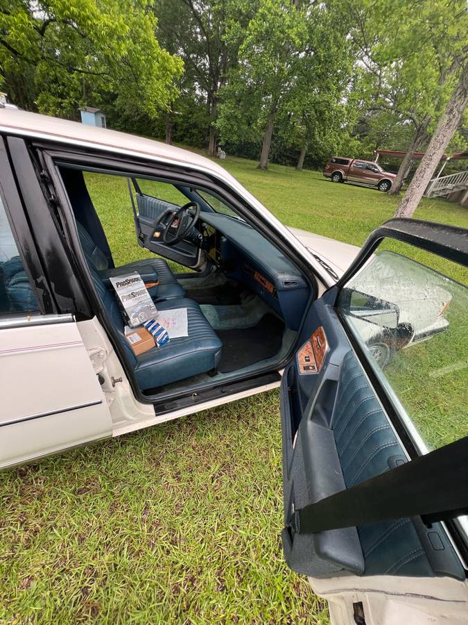 Buick-century-1992-white-15