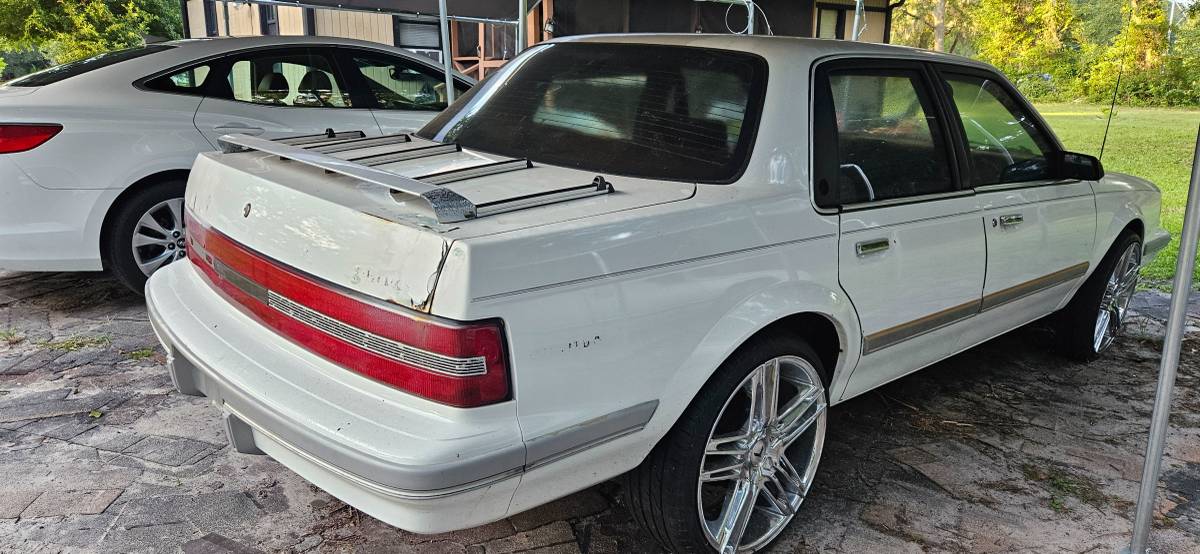 Buick-century-1994-white-4