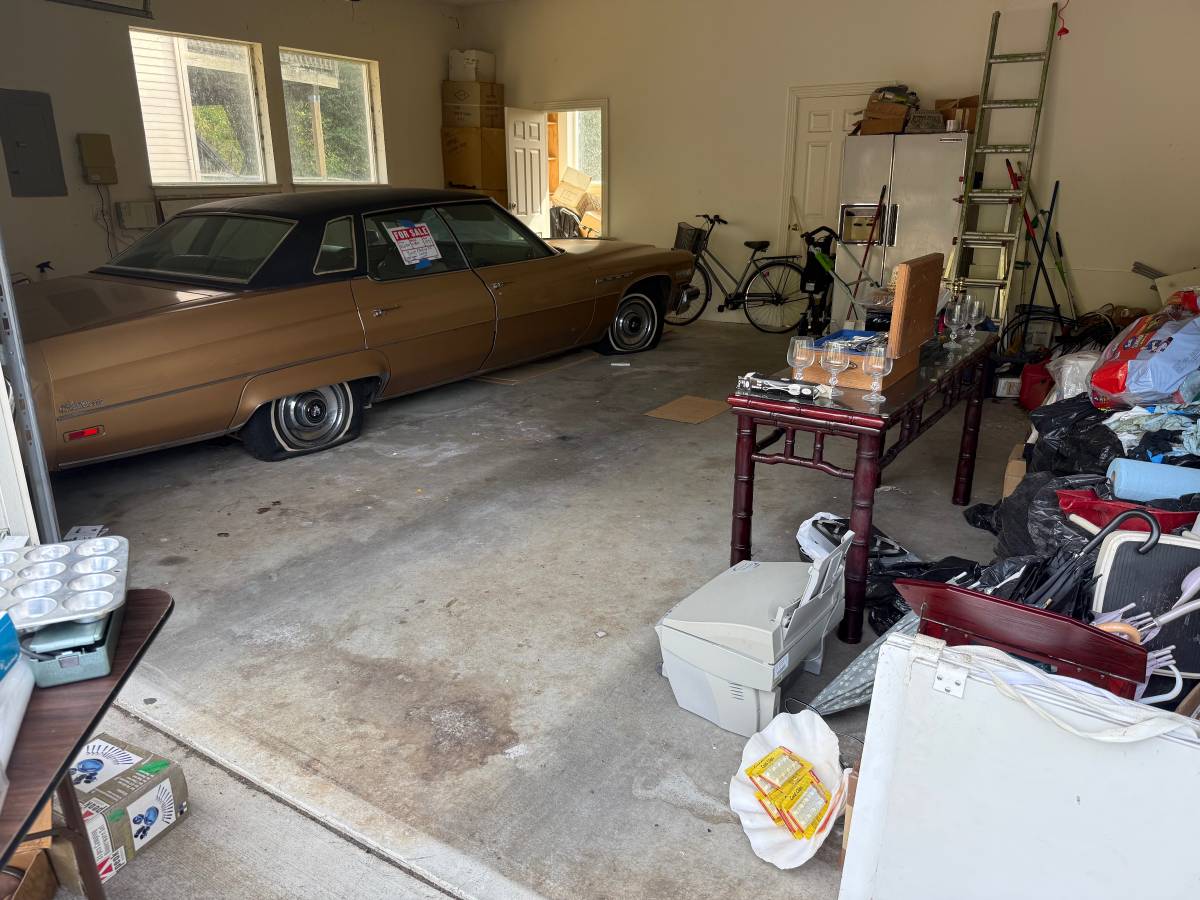 Buick-electra-1975-brown-4