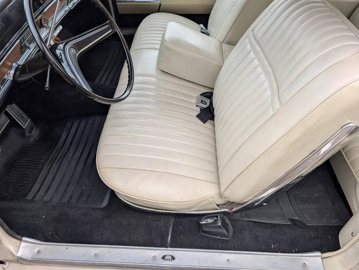 Buick-electra-225-1966-white-3