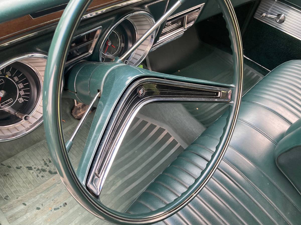 Buick-electra-225-custom-1965-green-13