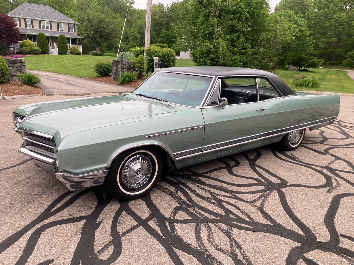 Buick-electra-225-custom-1965-green-3