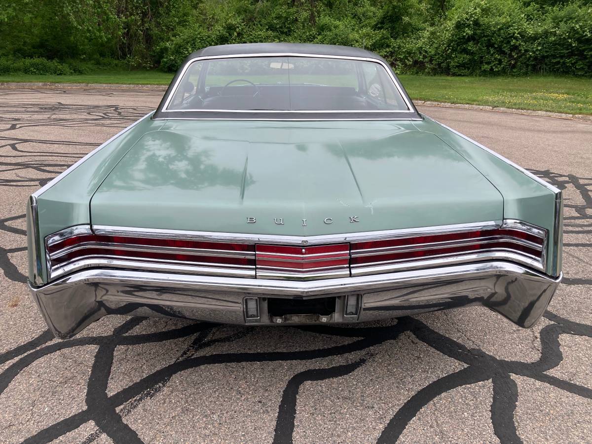 Buick-electra-225-custom-1965-green-6