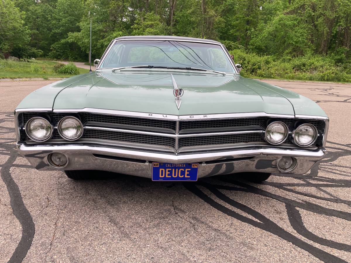 Buick-electra-225-custom-1965-green