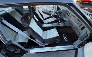 Buick-grand-national-1987-14