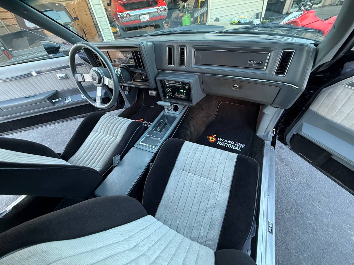Buick-grand-national-1987-15