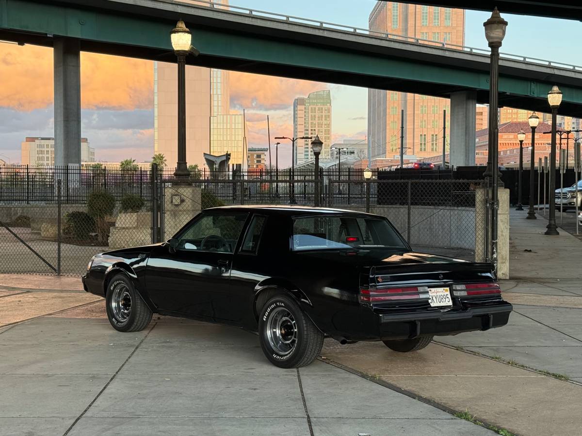 Buick-grand-national-1987-2