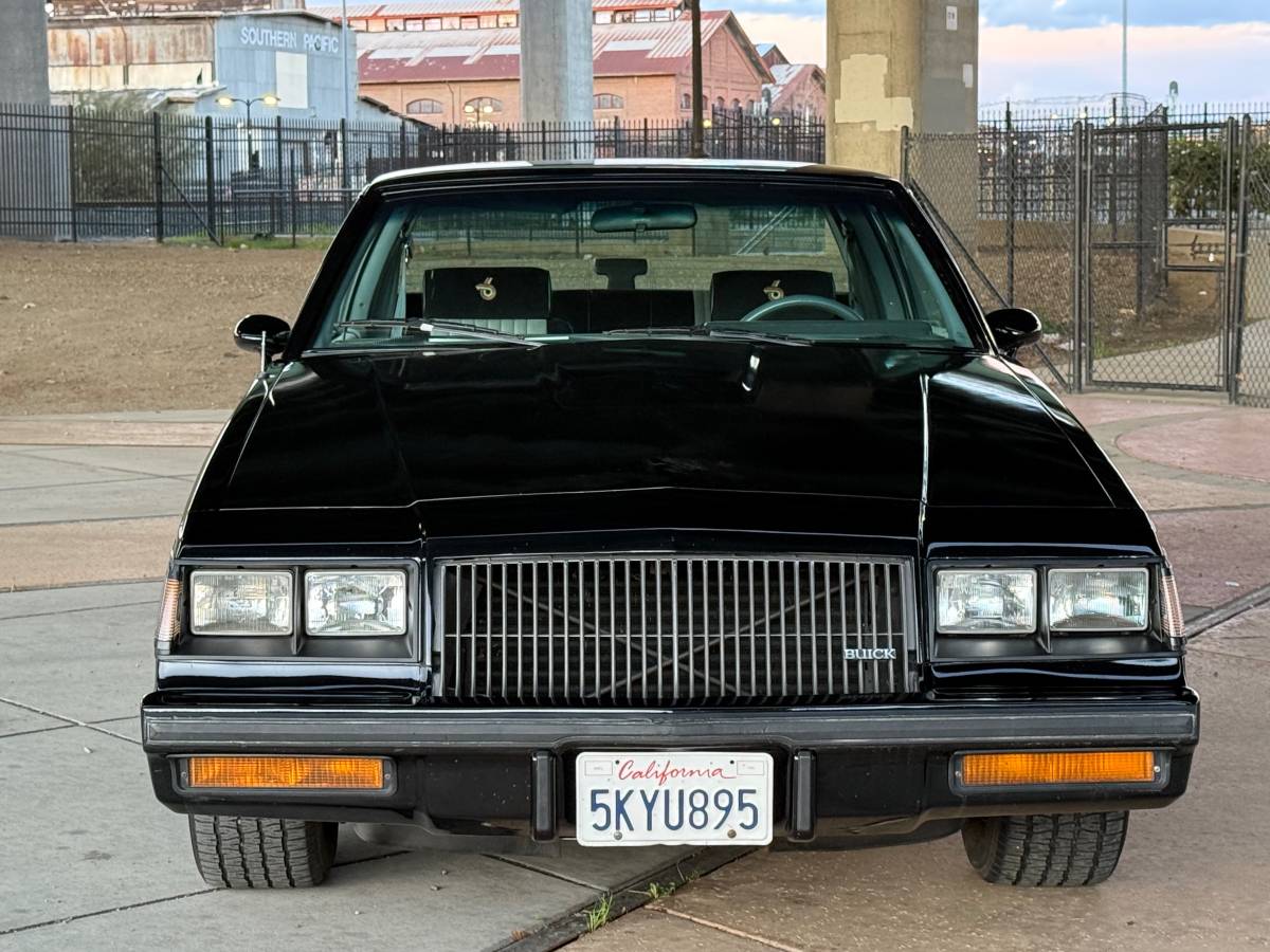 Buick-grand-national-1987-8