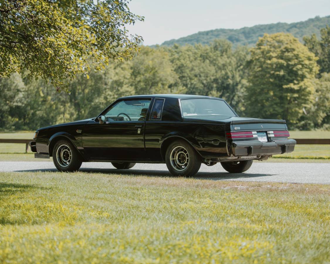 Buick-grand-national-1987-black-11