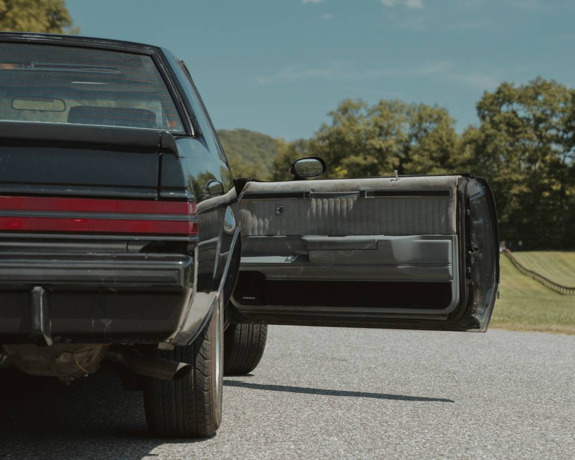 Buick-grand-national-1987-black-14
