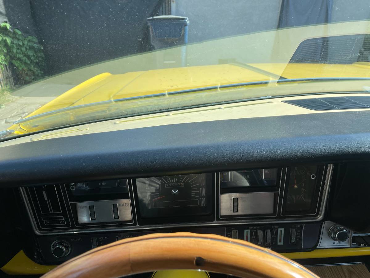 Buick-gravier-1968-yellow-3