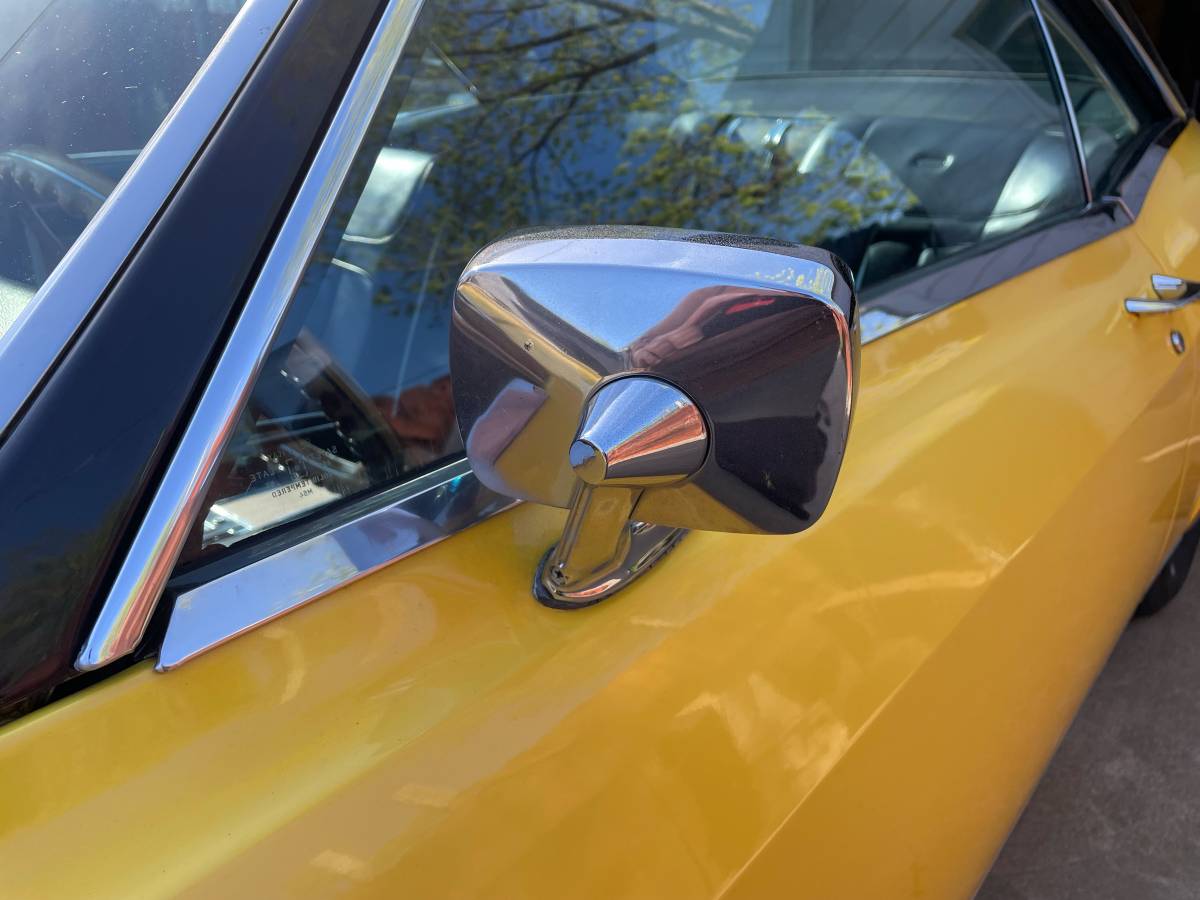 Buick-gravier-1968-yellow