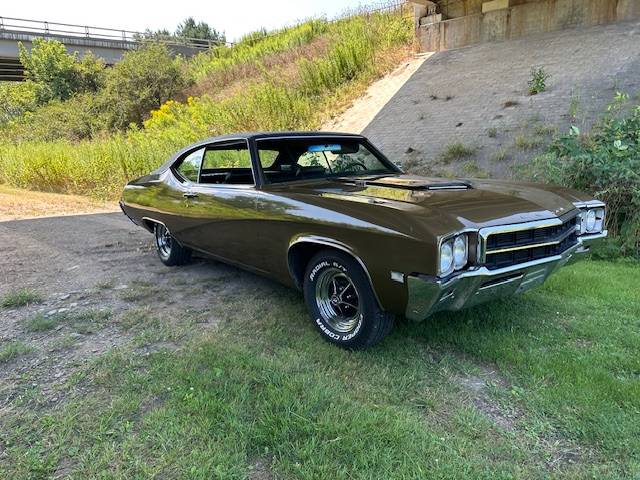 Buick-gs400-1969-green-2