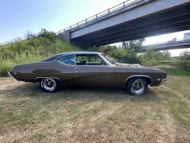 Buick-gs400-1969-green-4
