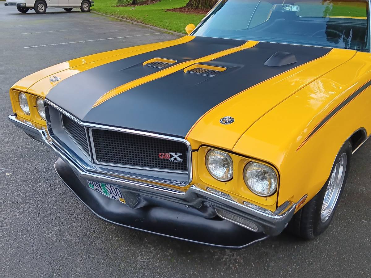 Buick-gsx-1970-yellow-12
