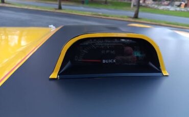 Buick-gsx-1970-yellow-22