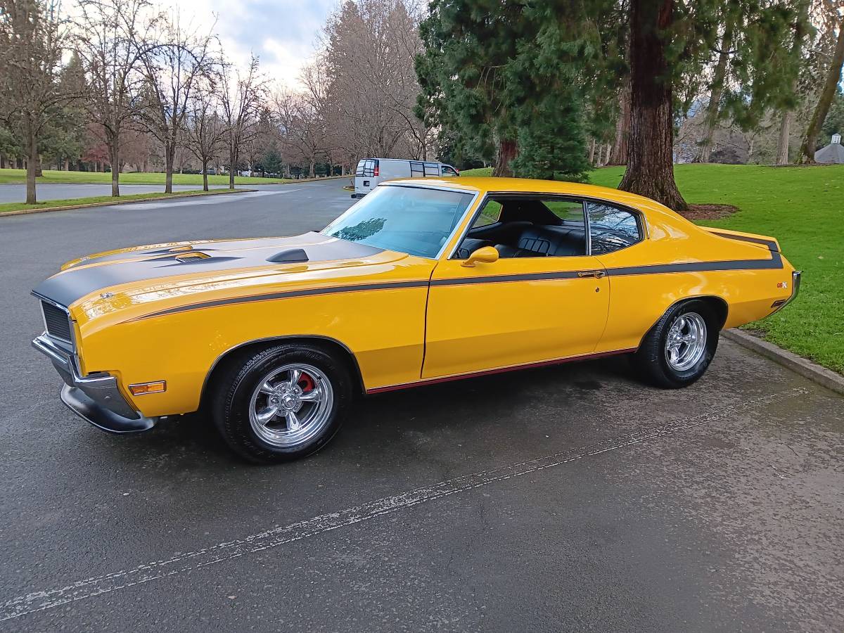 Buick-gsx-1970-yellow