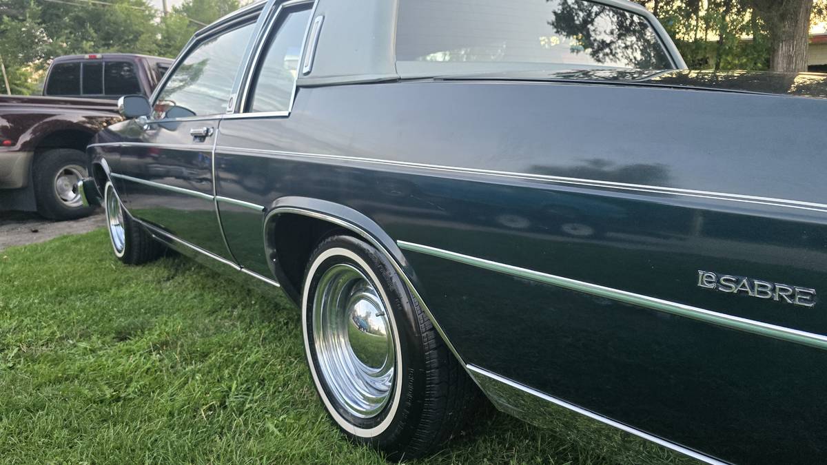 Buick-lasabre-1982-blue-1