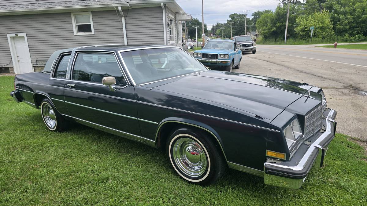 Buick-lasabre-1982-blue-5