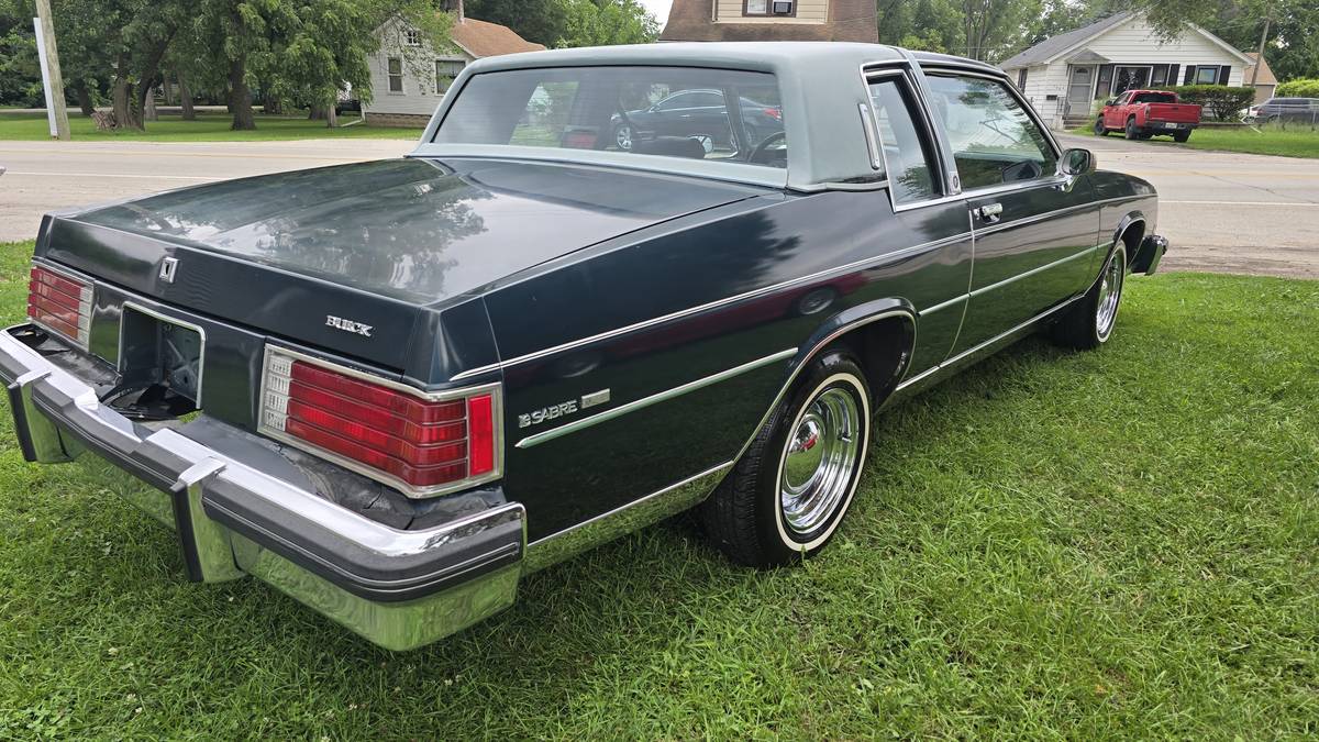 Buick-lasabre-1982-blue-6