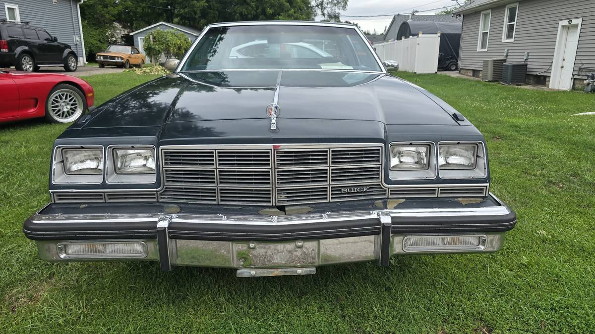 Buick-lasabre-1982-blue-7