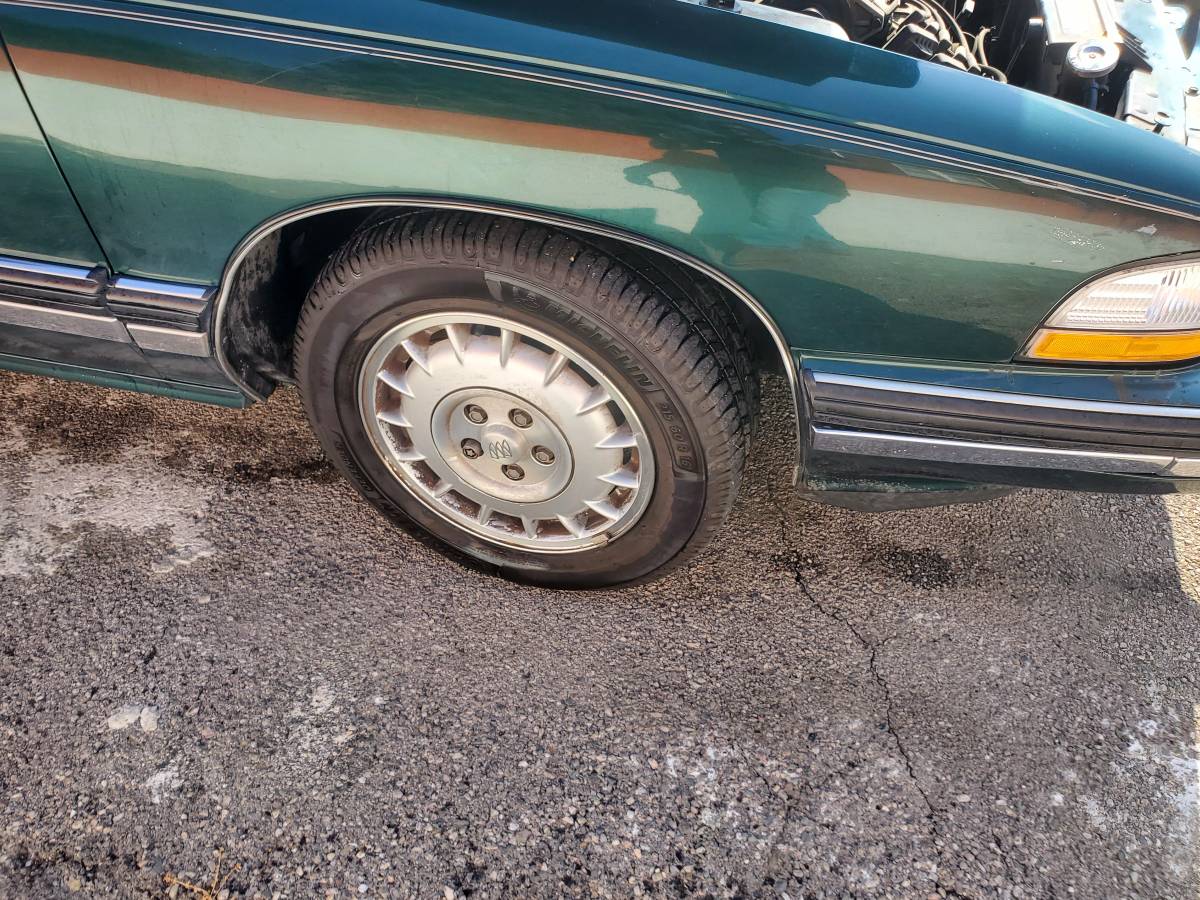 Buick-lesabre-1993-green-2