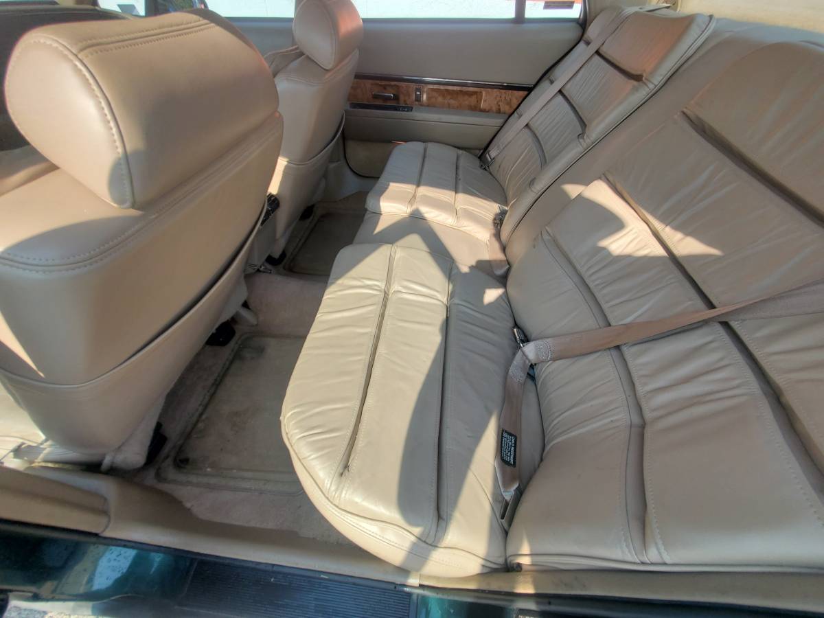 Buick-lesabre-1993-green-8
