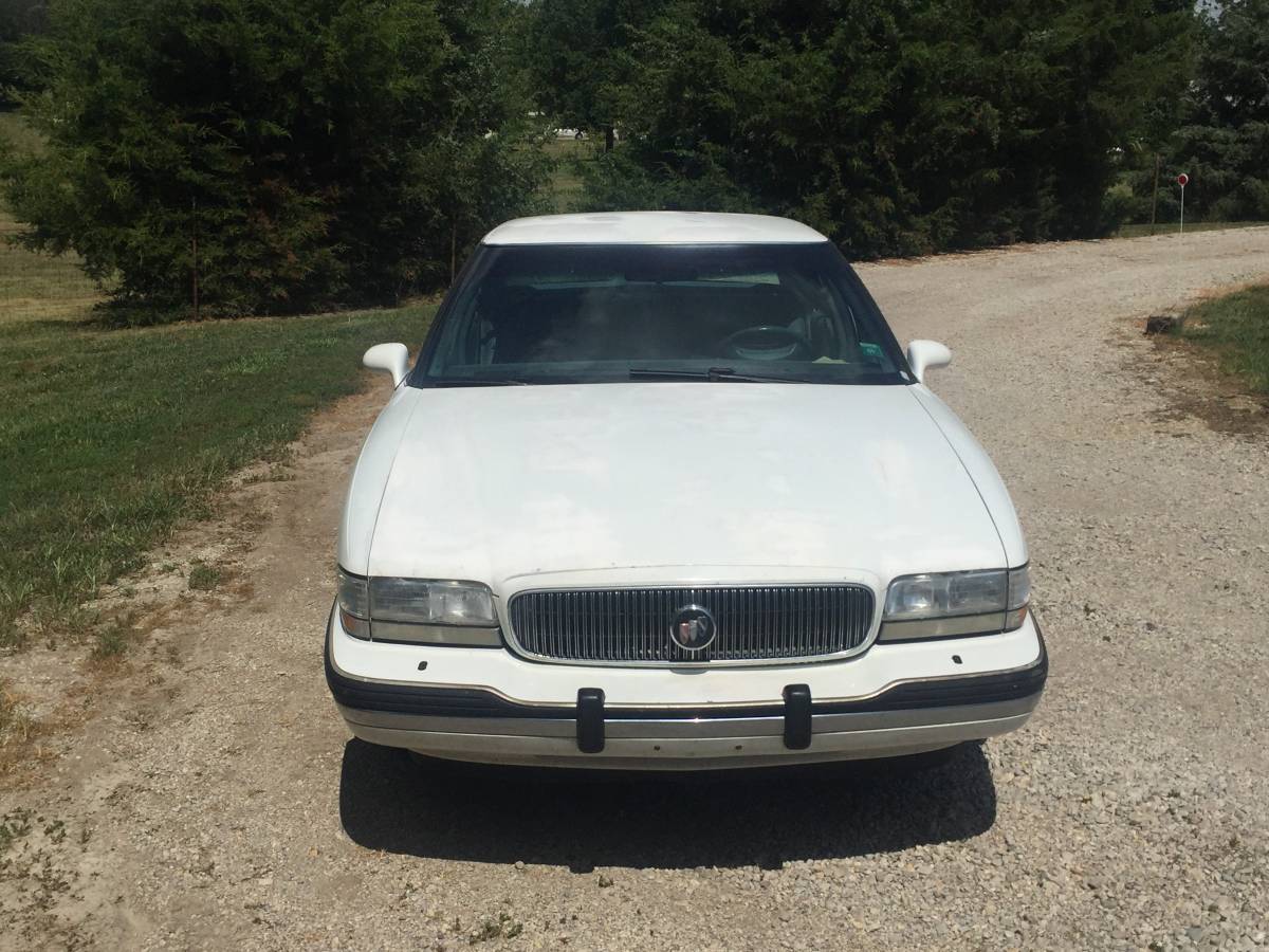Buick-lesabre-1995-white-1