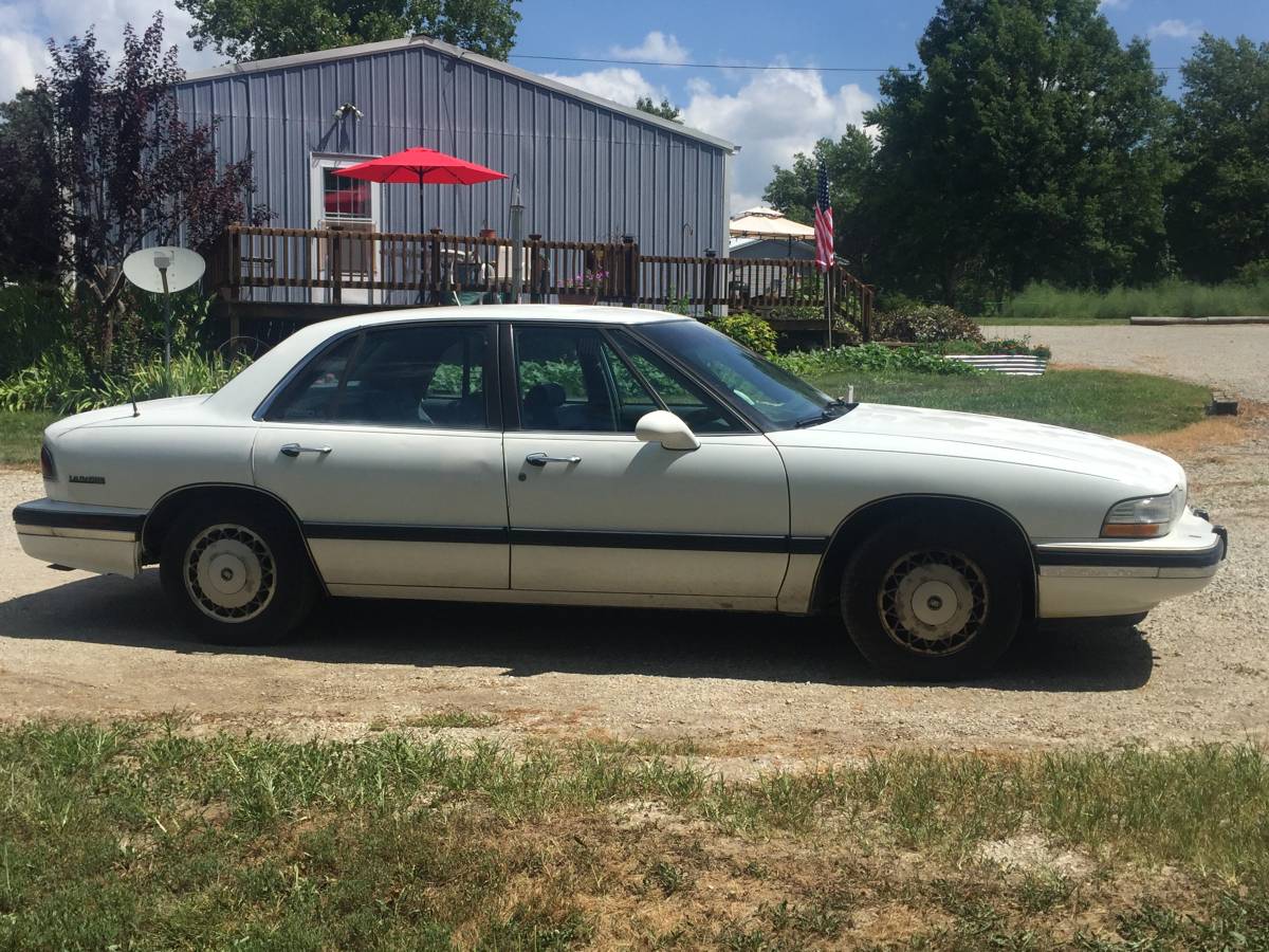 Buick-lesabre-1995-white-3